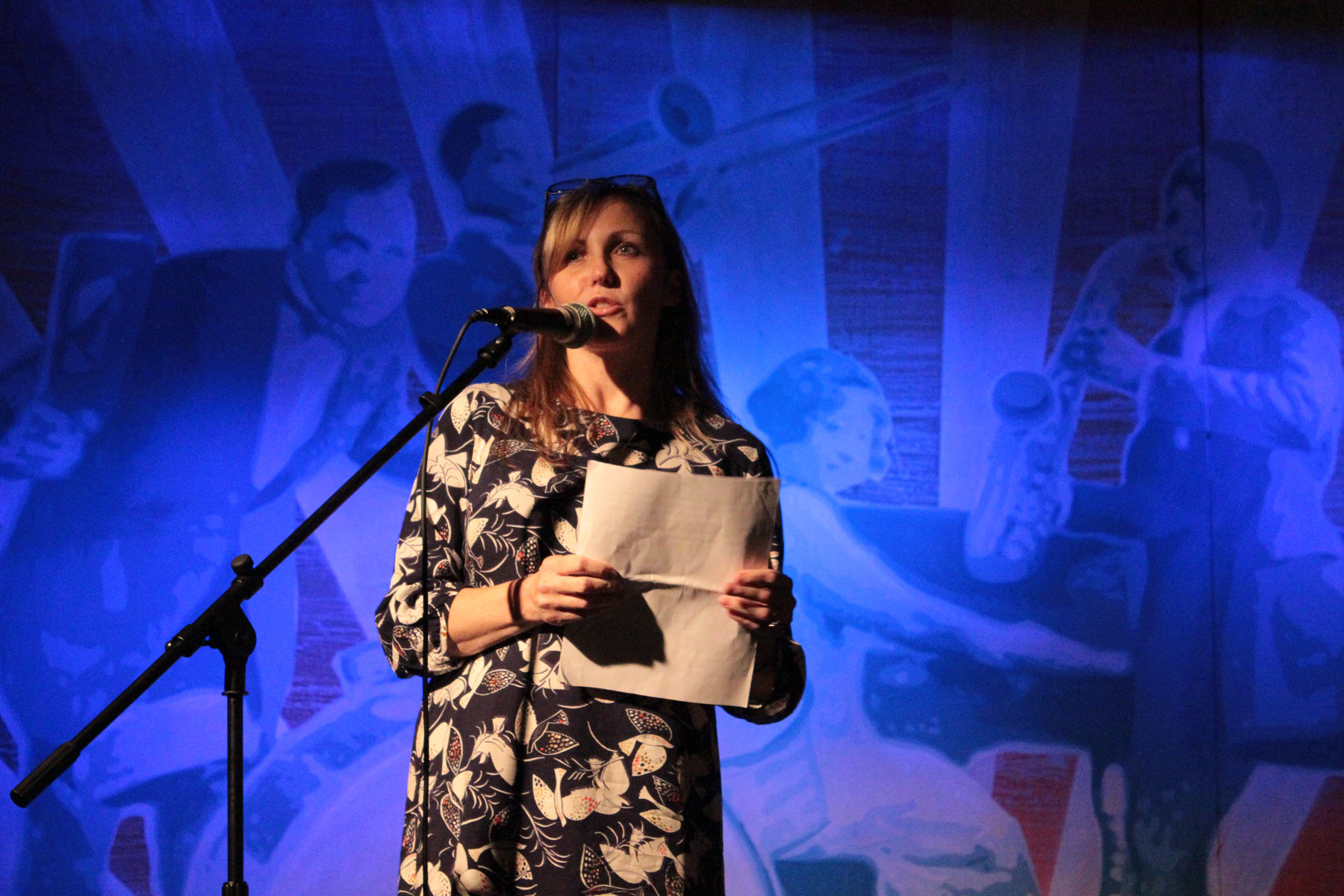 Jen Conley reading at Noir at the Bar Bouchercon 2015