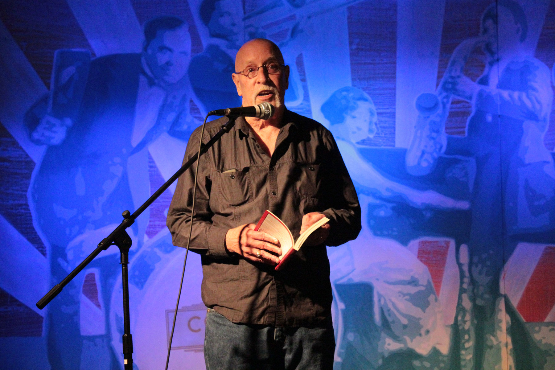 Les Edgerton reading at at Noir at the Bar Bouchercon 2015